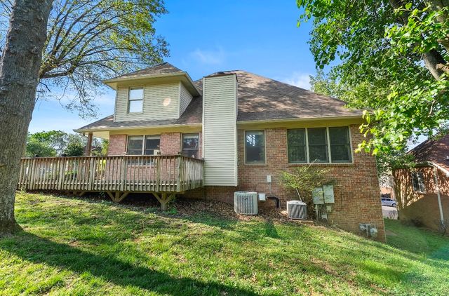 501 S Lakeridge Pl, Nashville, TN 37214