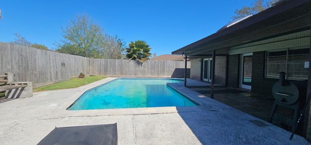 2710 Tyler Lane, Deer Park, TX 77536