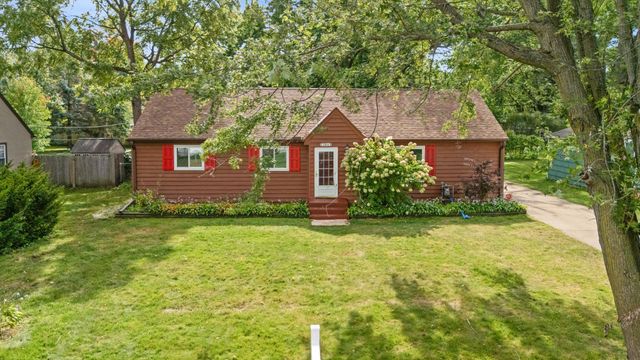 2184 Floral Drive, White Bear Lake, MN 55110