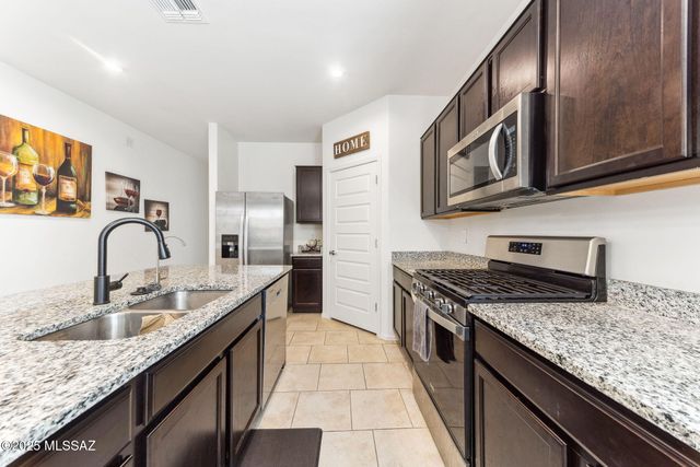 10305 N Arroyo Lupine Way, Marana, AZ 85653