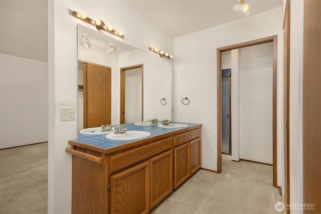 7131 NE Bay Hill Road, Bainbridge Island, WA 98110