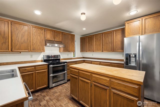 7131 NE Bay Hill Road, Bainbridge Island, WA 98110