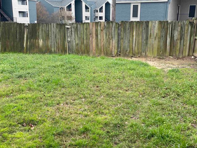 943 Creek Side Dr, Tyler, TX 75703