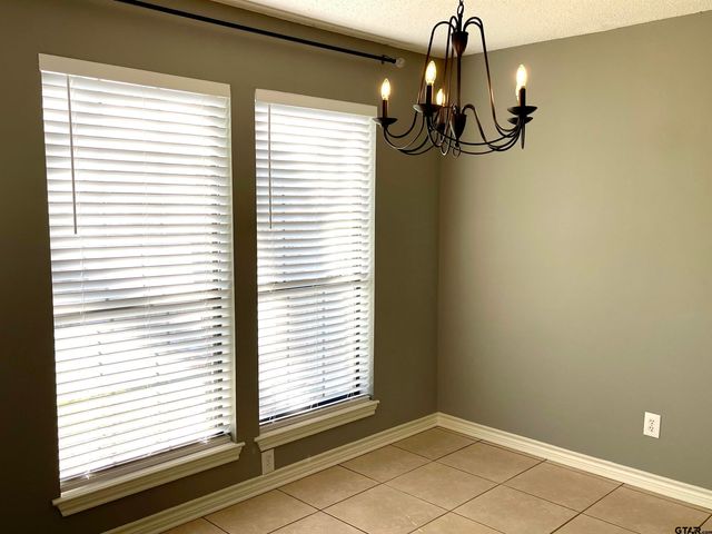 943 Creek Side Dr, Tyler, TX 75703