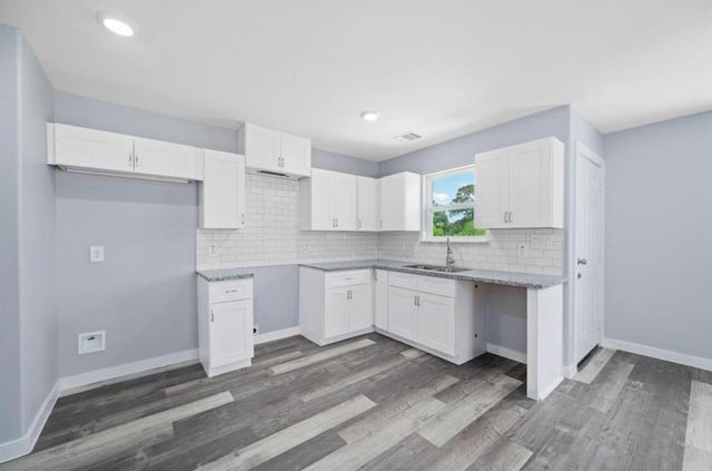 622 Maple Way, Houston, TX 77015