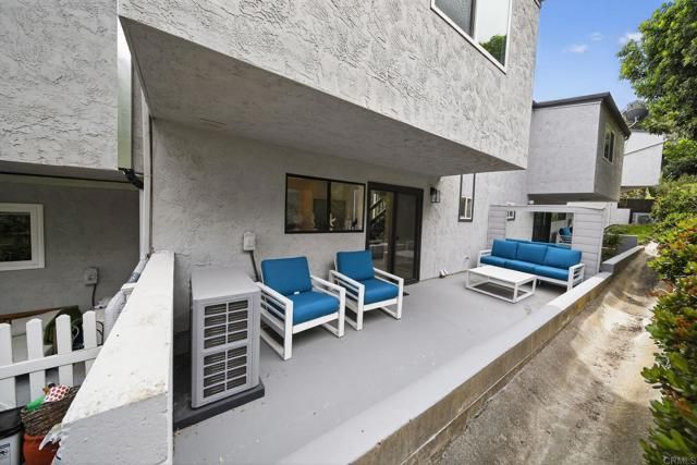 2415 La Costa Avenue E, Carlsbad, CA 92009