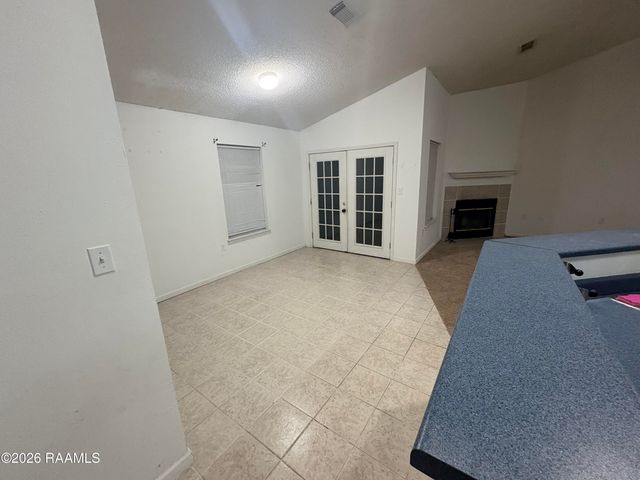 136 Kirkwood Lane, Youngsville, LA 70592