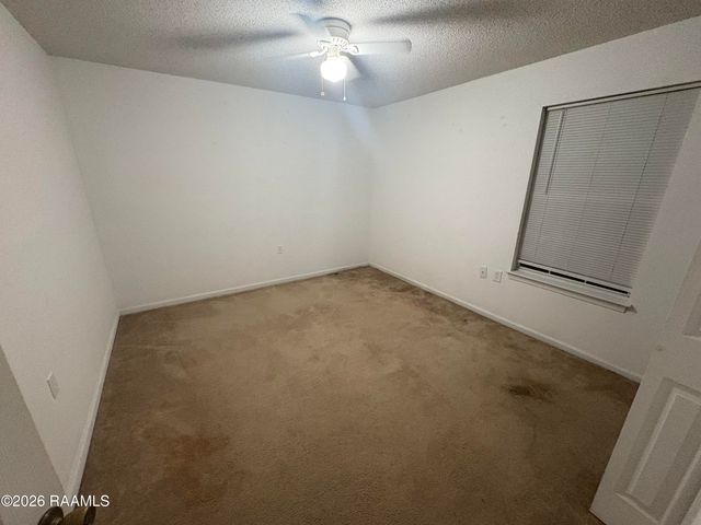136 Kirkwood Lane, Youngsville, LA 70592