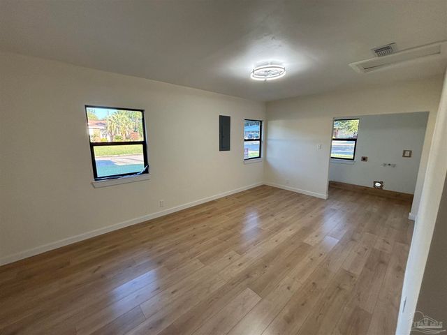 842 Belair Rd, Pensacola, FL 32505