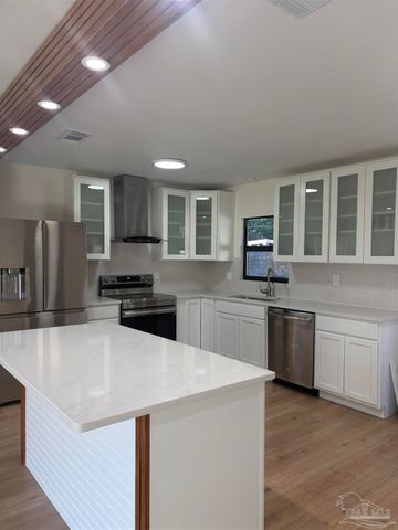 842 Belair Rd, Pensacola, FL 32505