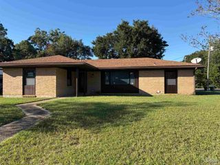 842 Belair Rd, Pensacola, FL 32505