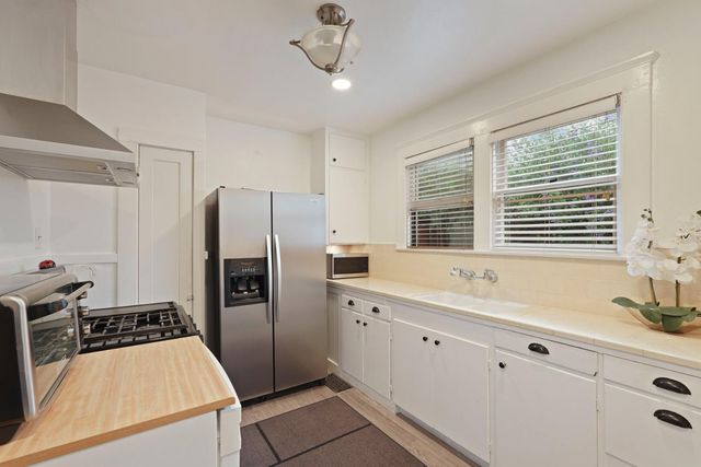 1120 W Walnut St, Stockton, CA 95203