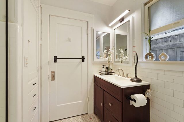 1120 W Walnut St, Stockton, CA 95203