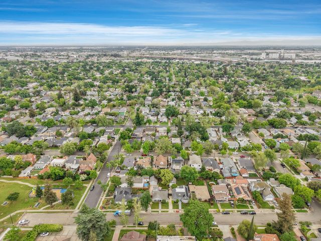 1120 W Walnut St, Stockton, CA 95203