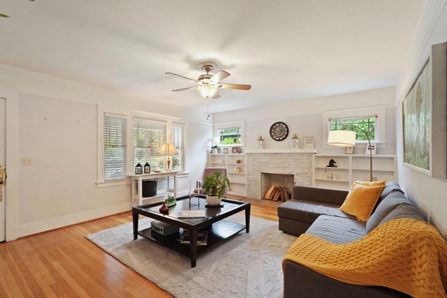 1120 W Walnut St, Stockton, CA 95203