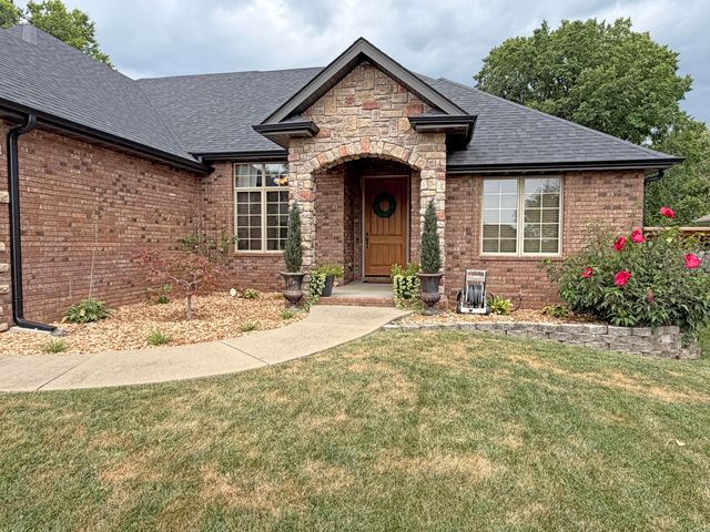 1063 E Maryland Court, Springfield, MO 65810