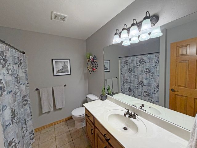 1063 E Maryland Court, Springfield, MO 65810