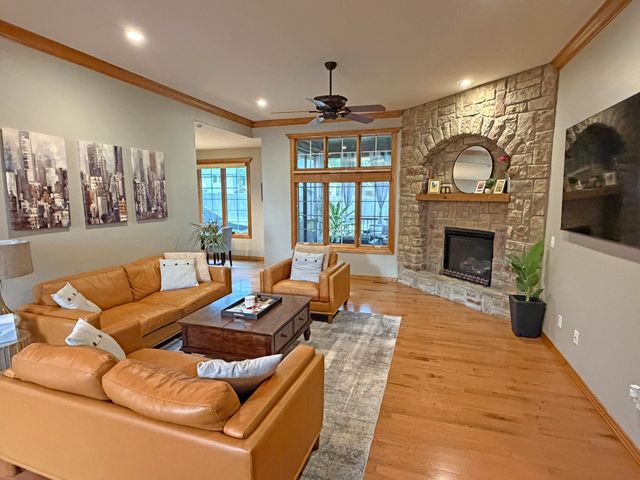1063 E Maryland Court, Springfield, MO 65810