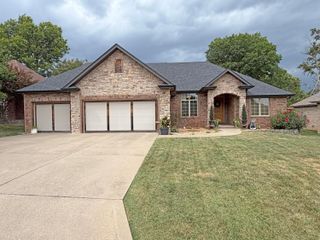 1063 E Maryland Court, Springfield, MO 65810