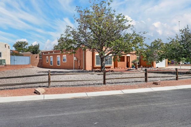 916 Player Loop SE, Rio Rancho, NM 87124