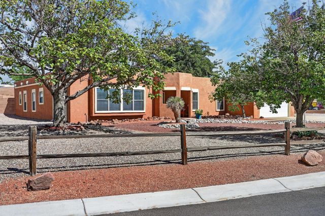 916 Player Loop SE, Rio Rancho, NM 87124