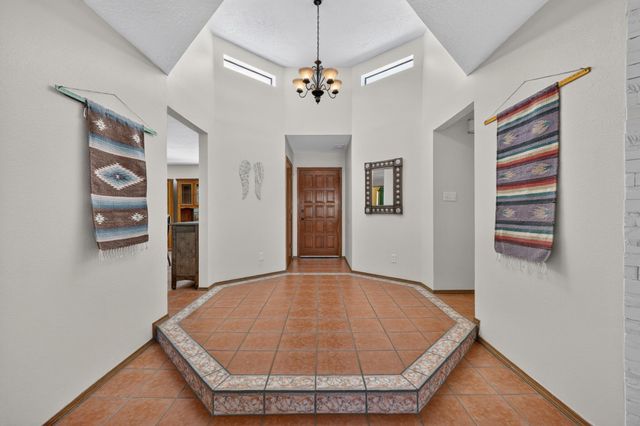 916 Player Loop SE, Rio Rancho, NM 87124