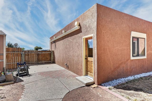 916 Player Loop SE, Rio Rancho, NM 87124