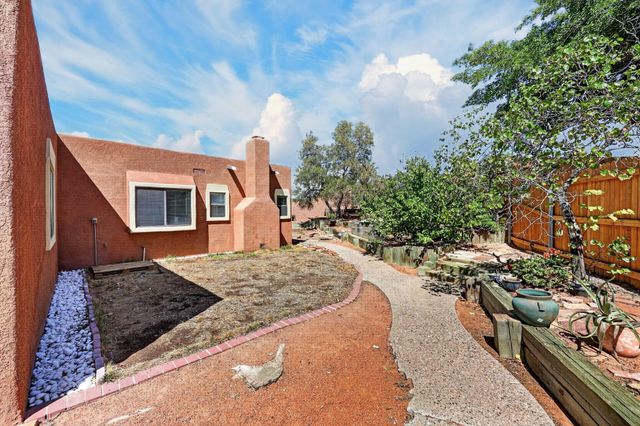 916 Player Loop SE, Rio Rancho, NM 87124