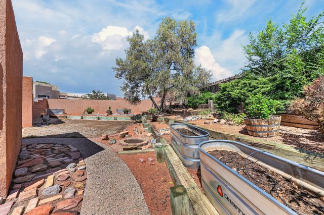 916 Player Loop SE, Rio Rancho, NM 87124