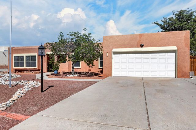 916 Player Loop SE, Rio Rancho, NM 87124
