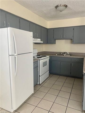 577 W Ocean View Ave Apt 1, Norfolk, VA 23503