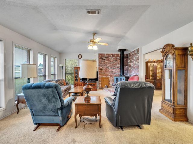 85 Westwood Drive W, Trinity, TX 75862