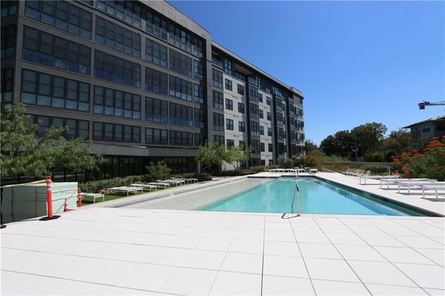 800 Embassy DR 405, Austin, TX 78702