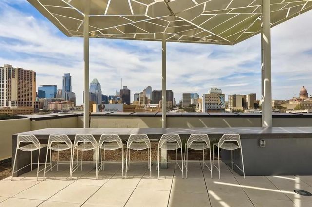 800 Embassy DR 405, Austin, TX 78702