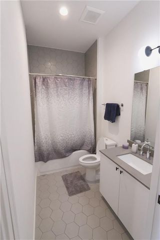 800 Embassy DR 405, Austin, TX 78702
