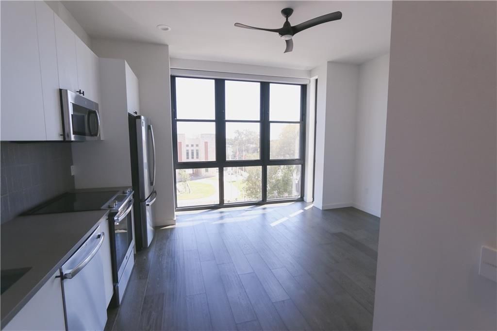 800 Embassy DR 405, Austin, TX 78702