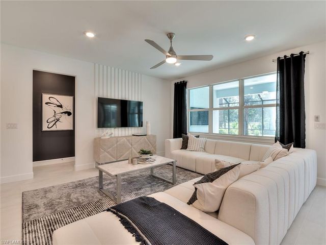 17338 Willow Tree LN, North Fort Myers, FL 33917
