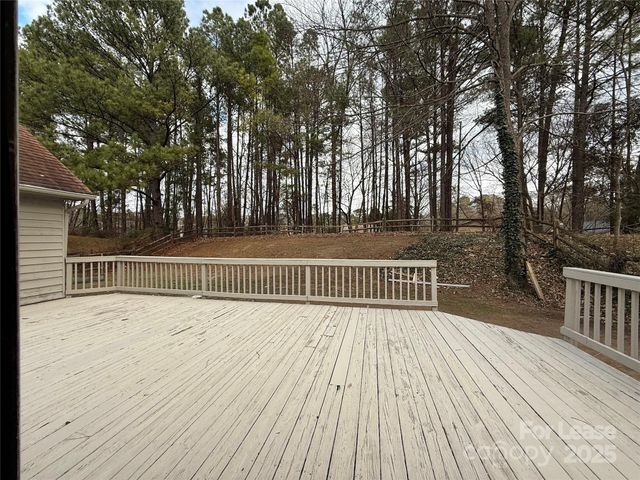 6924 Long Needles Drive, Charlotte, NC 28277