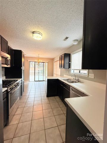 6924 Long Needles Drive, Charlotte, NC 28277