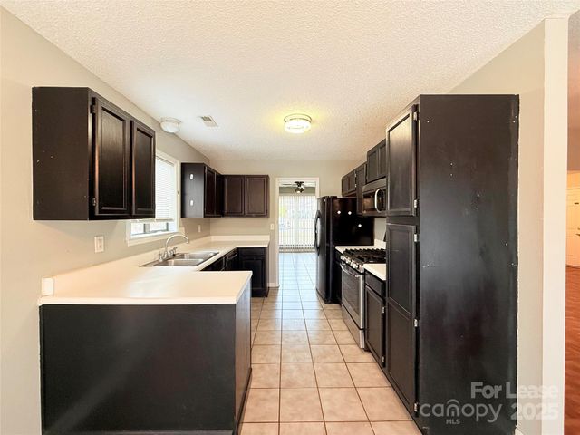 6924 Long Needles Drive, Charlotte, NC 28277