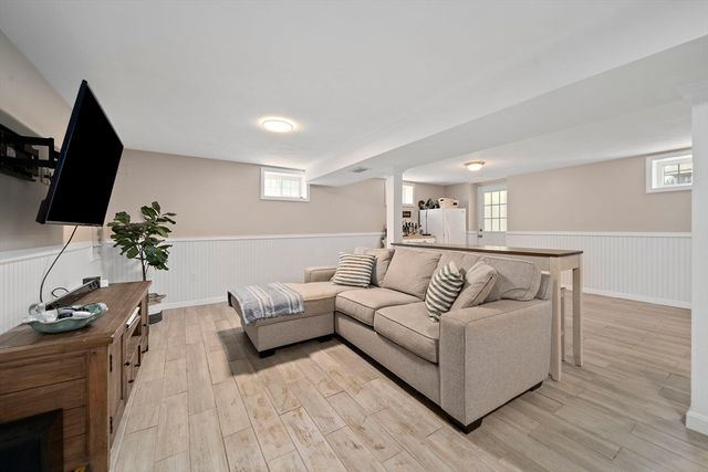 33 Bartlett Rd, Randolph, MA 02368