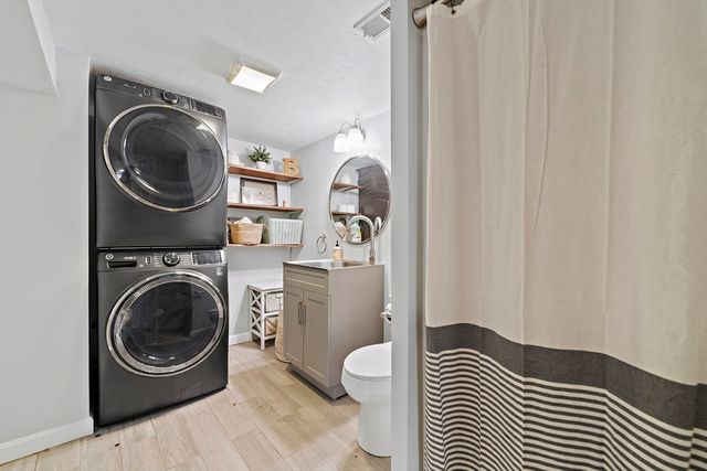 33 Bartlett Rd, Randolph, MA 02368