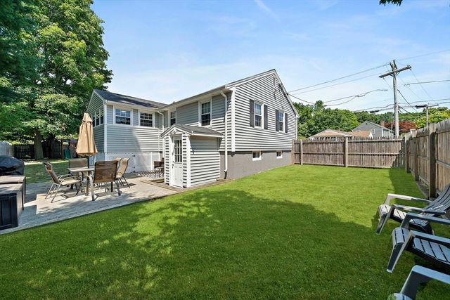 33 Bartlett Rd, Randolph, MA 02368