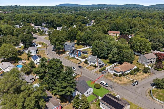 33 Bartlett Rd, Randolph, MA 02368