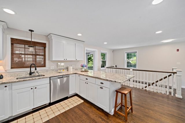 33 Bartlett Rd, Randolph, MA 02368
