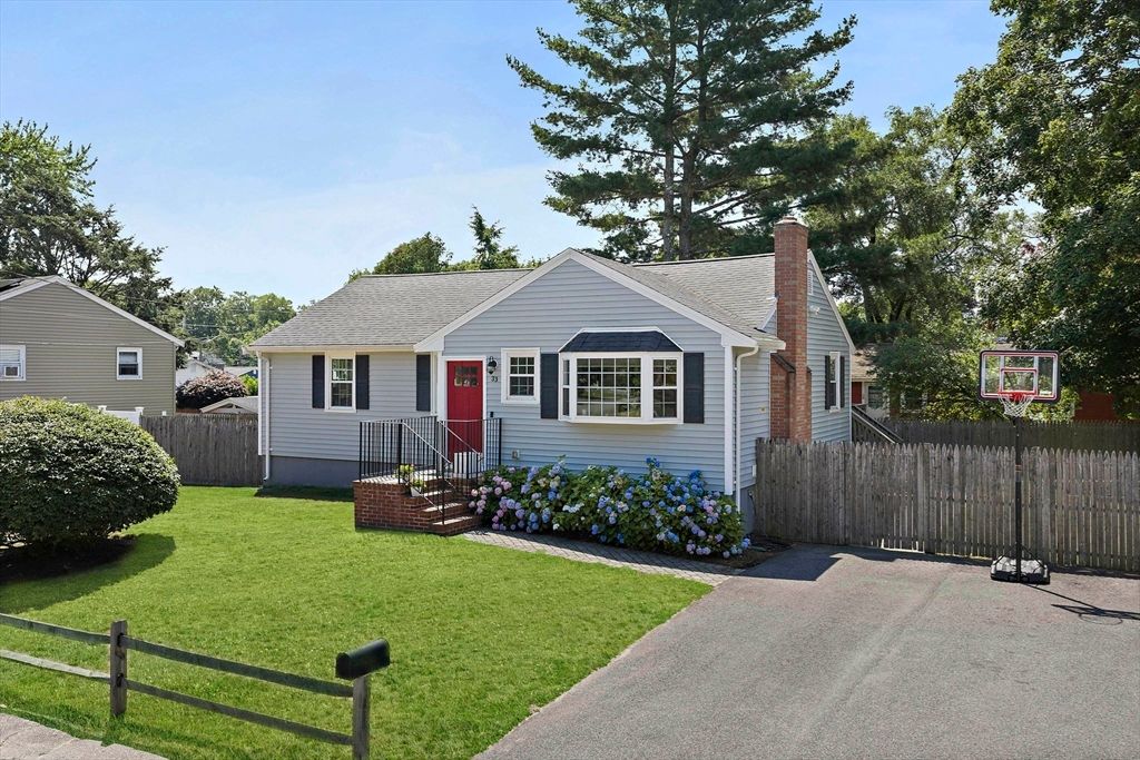 33 Bartlett Rd, Randolph, MA 02368