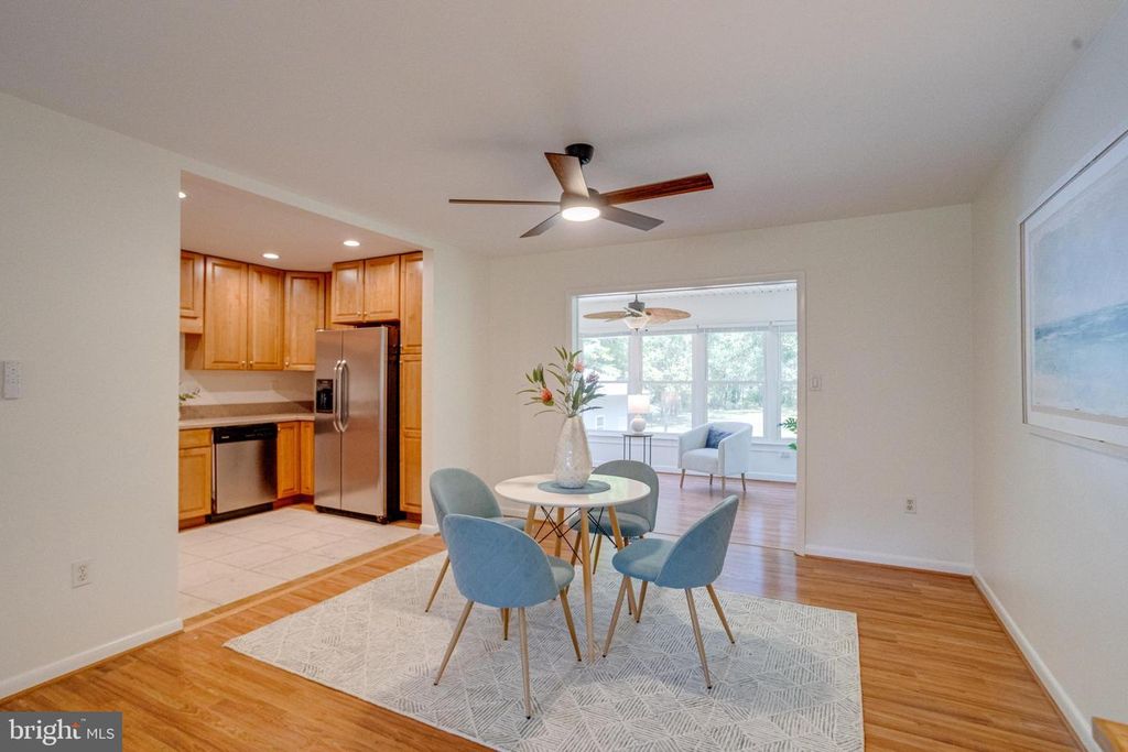 Image 11 of property listing at 114 CEDAR RD, Chester, MD 21619