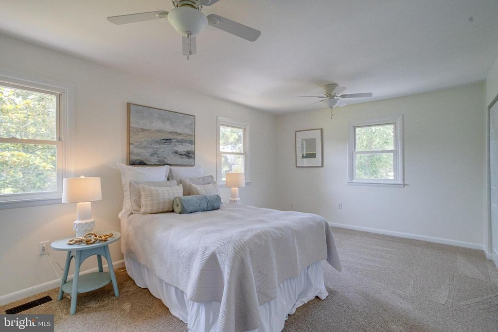 Image 28 of property listing at 114 CEDAR RD, Chester, MD 21619