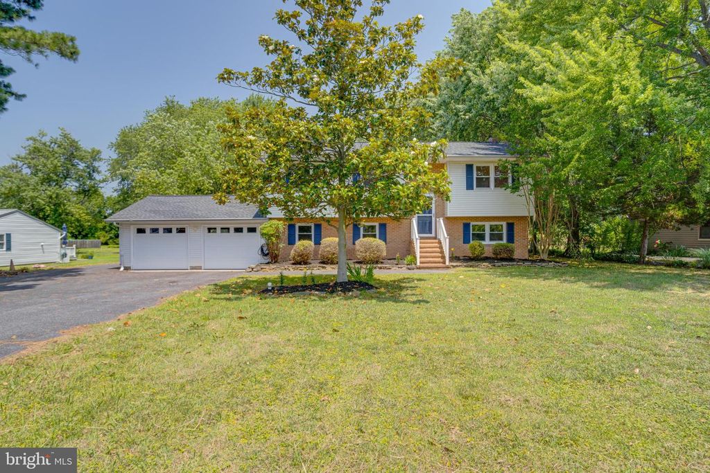 Image 2 of property listing at 114 CEDAR RD, Chester, MD 21619