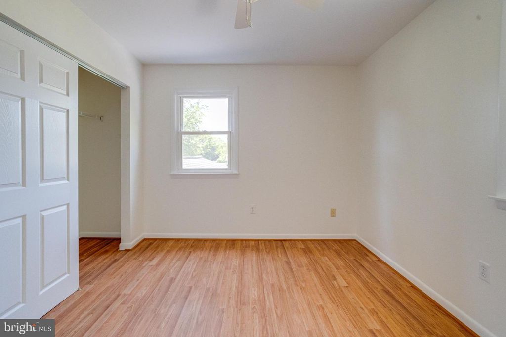 Image 35 of property listing at 114 CEDAR RD, Chester, MD 21619